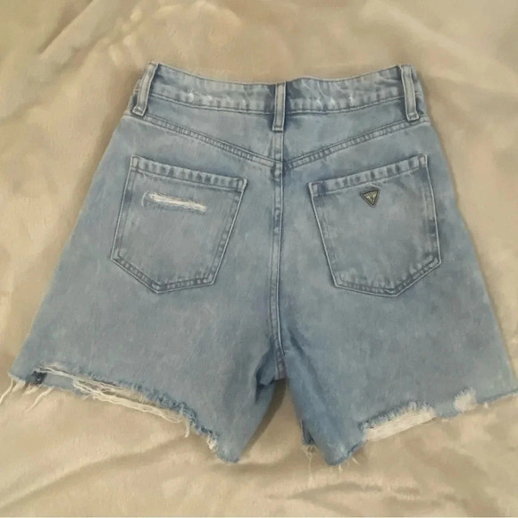 Guess denim distressed short in light blue washed casual Size 26 - Picture 3 of 13